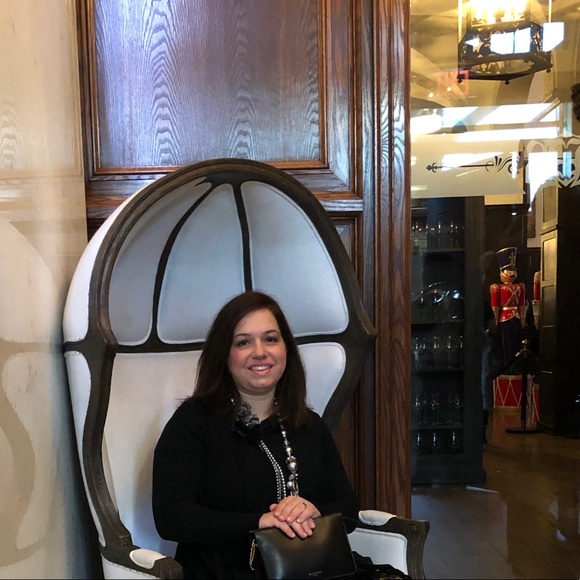 Meet your Posher, Andrea - Picture 1 of 1